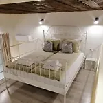Cozy New With Free Parking Place In Garage Budapest