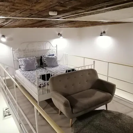 Cozy New With Free Parking Place In Garage * 布达佩斯