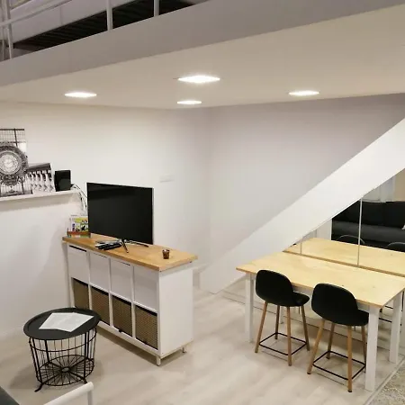 公寓 Cozy New With Free Parking Place In Garage