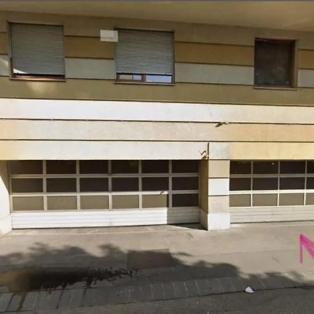 Cozy New With Free Parking Place In Garage בודפשט