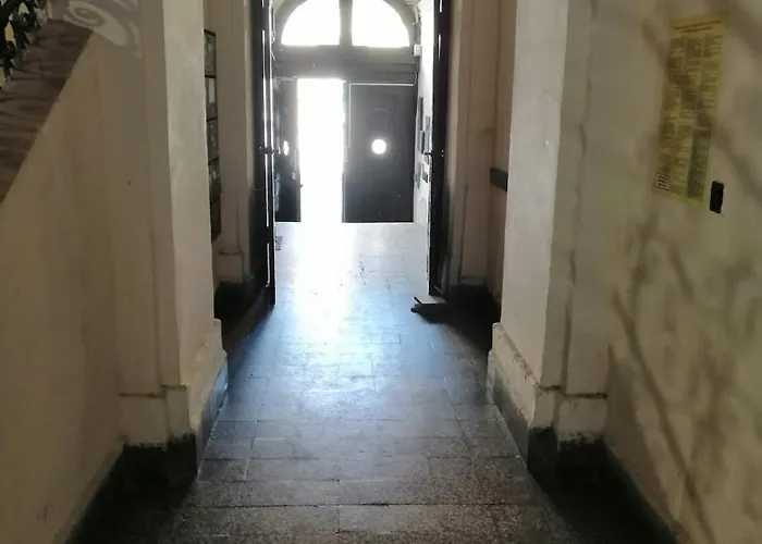 Cozy New With Free Parking Place In Garage * Budapesta