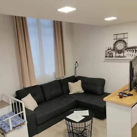 Cozy New With Free Parking Place In Garage Apartament *